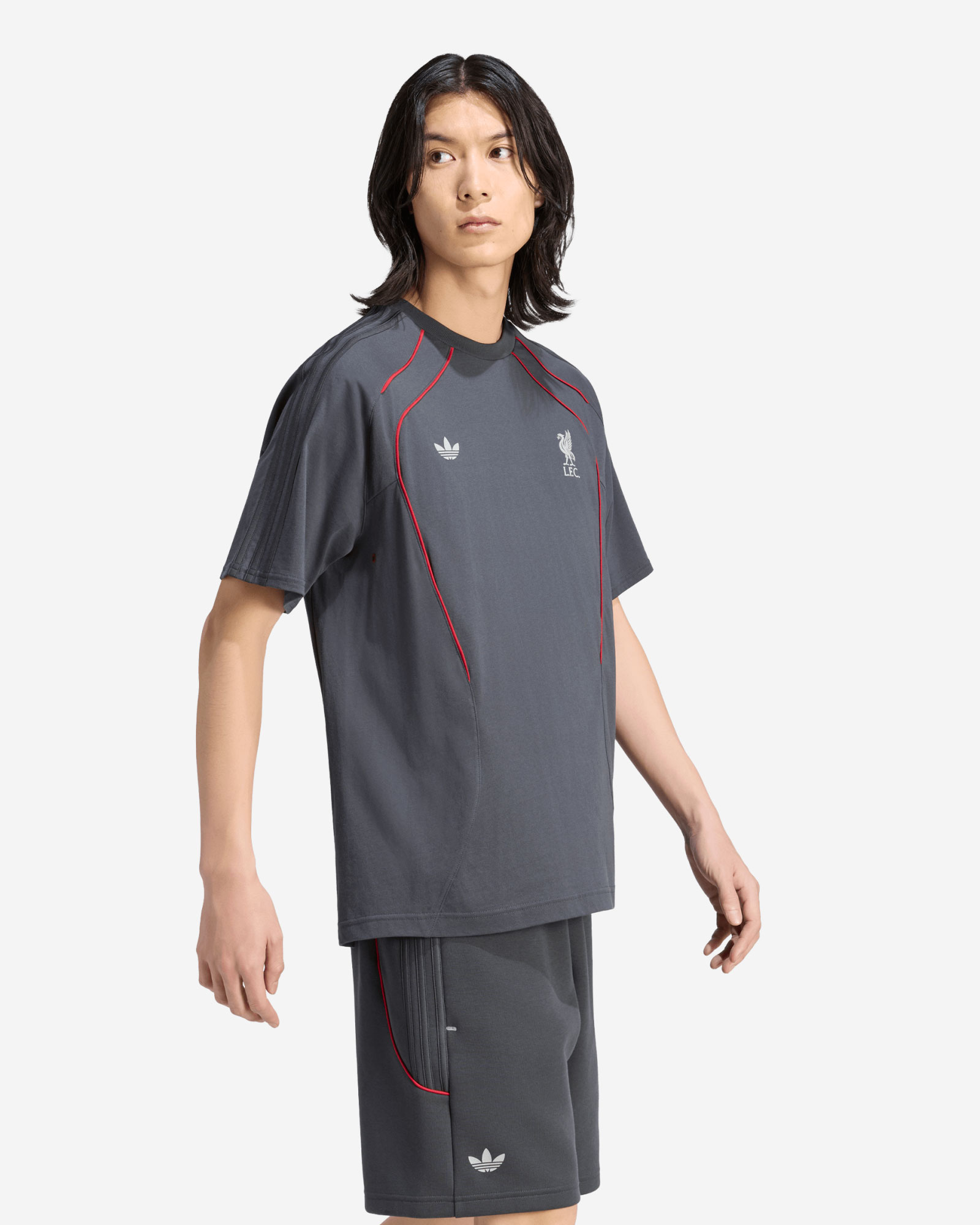 LFC adidas Mens Teamgeist 26 Short Sleeve Tee Dark Grey M